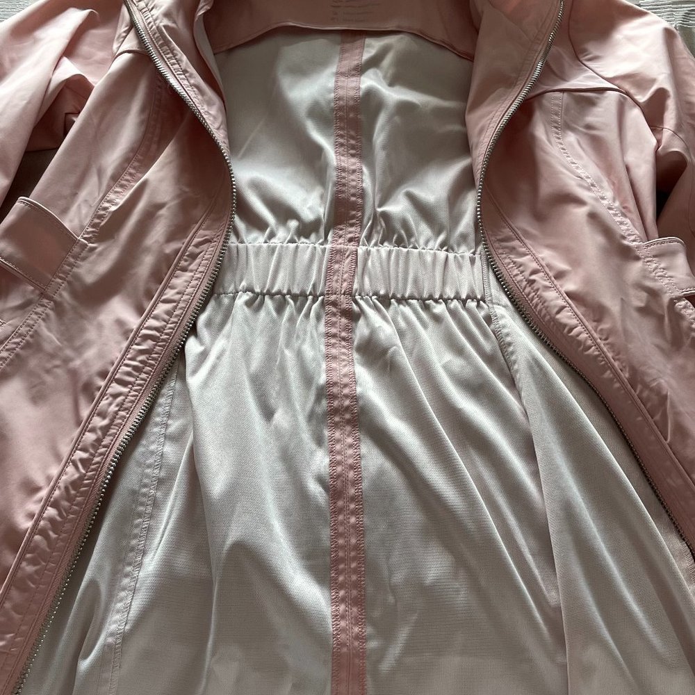 Guess Slick Softshell Rain Jacket (NWT) - Picture 12 of 16